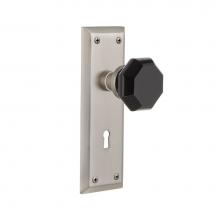 Nostalgic Warehouse 721895 - Nostalgic Warehouse New York Plate with Keyhole Passage Waldorf Black Door Knob in Satin Nickel